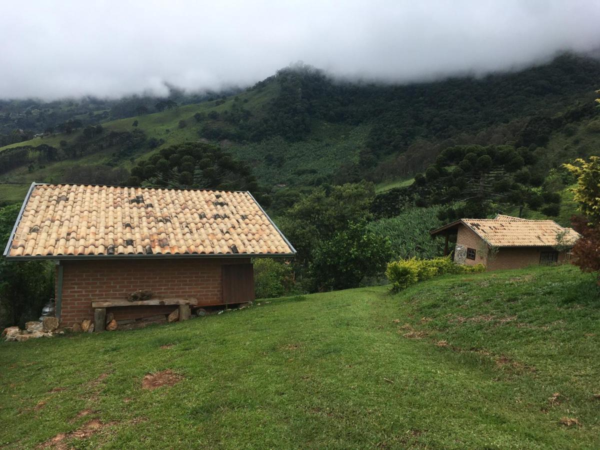 Villa Abrigo De Montanha - Berghuette à São Bento do Sapucaí Extérieur photo